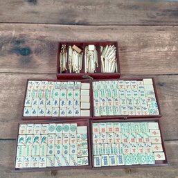 CASED CHINESE MAHJONG SET
