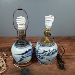 2 CHINESE BLUE AND WHITE PORCELAIN GINGER JAR TABLE LAMPS