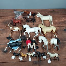 15 Breyer Horses 2 Figures And Accessory's