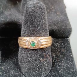 18K Gold Ring With Green Stone Size 7 -7.5 -3.46Grams