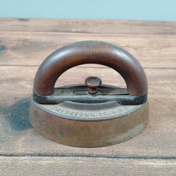 Antique 'sad Iron' Made By The Colebrookdale Iron Co. In Pottstown, Pennsylvania