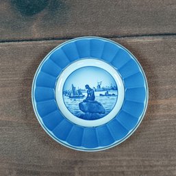 Royal Copenhagen Langelinie Decorative Plate Featuring The Little Mermaid