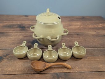 Hartstone Pottery Soup Tureen Bean Pot And 5 BOWLS, TAN