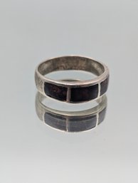 Vintage 925 Sterling Silver Garnet Inlay Band Ring - Size 7.5