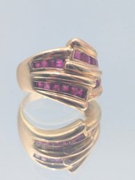 14K Yellow Gold Ring With Red Stones  Size 7  6.58g
