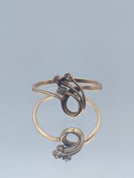 14K Yellow Gold Bypass Ring With Small Clear Stones  Size 7  1.76g