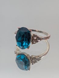 Ring W/ Large Oval Blue Stone & Accent Stones Size 9