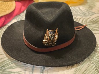 Dorfman Pacific 100% Wool Felt Fedora Hat Black Size Small With Ski Pin Brooch