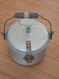 Vintage Aluminum Camp Pot Locking Lid Bail Handle Wood Grip Primitive Cookware