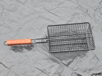 Wire Grilling Basket Wood Handle Campfire BBQ Fish Vegetable Grill Basket Outdoor Cooking