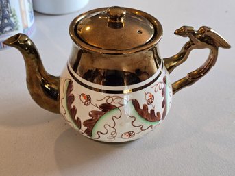 Vintage Wade England Hand Painted Gold Luster Teapot Oak Acorn Squirrel Handle