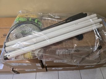 Franklin Sports Badminton Set Complete Net Poles Rackets Shuttlecocks Backyard Game