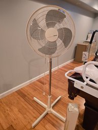 Holmes Oscillating Pedestal Stand Fan 3-Speed Adjustable Height White Living Room
