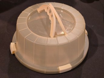 Vintage Plastic Cake Carrier Dome Locking Lid Handle Round Aluminum Cake Pan Insert