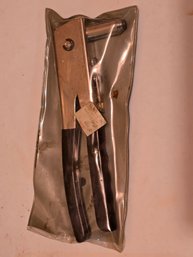 Vintage Craftsman Pop Rivet Gun With Nose Pieces  Original Packaging  Used