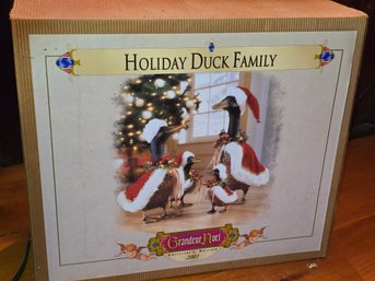 Vintage Grandeur Noel Holiday Duck Family, 2001 Collector's Edition, NIB