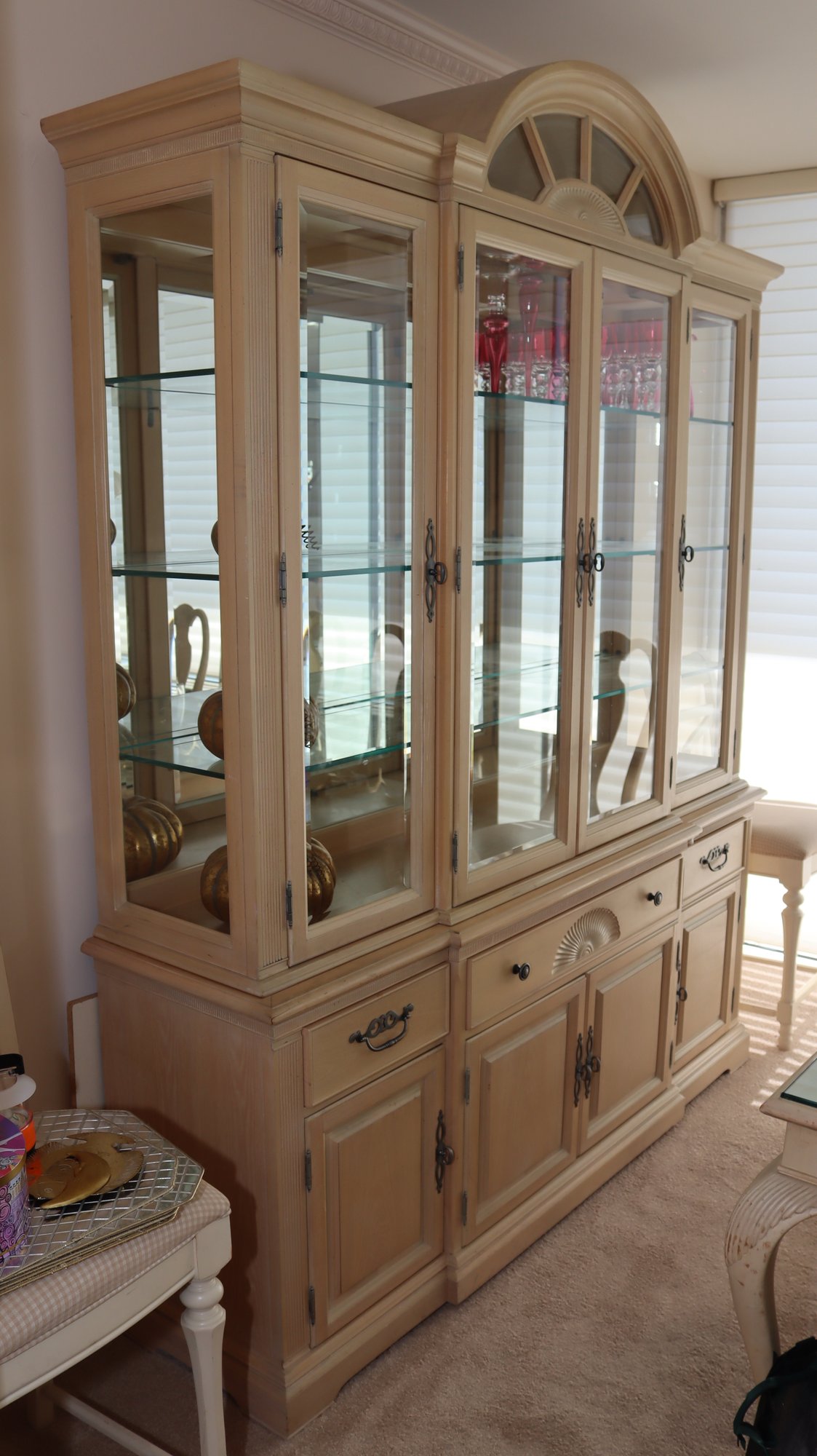 Vintage Lighted Bernhardt China Hutch With Glass Doors And Shelves