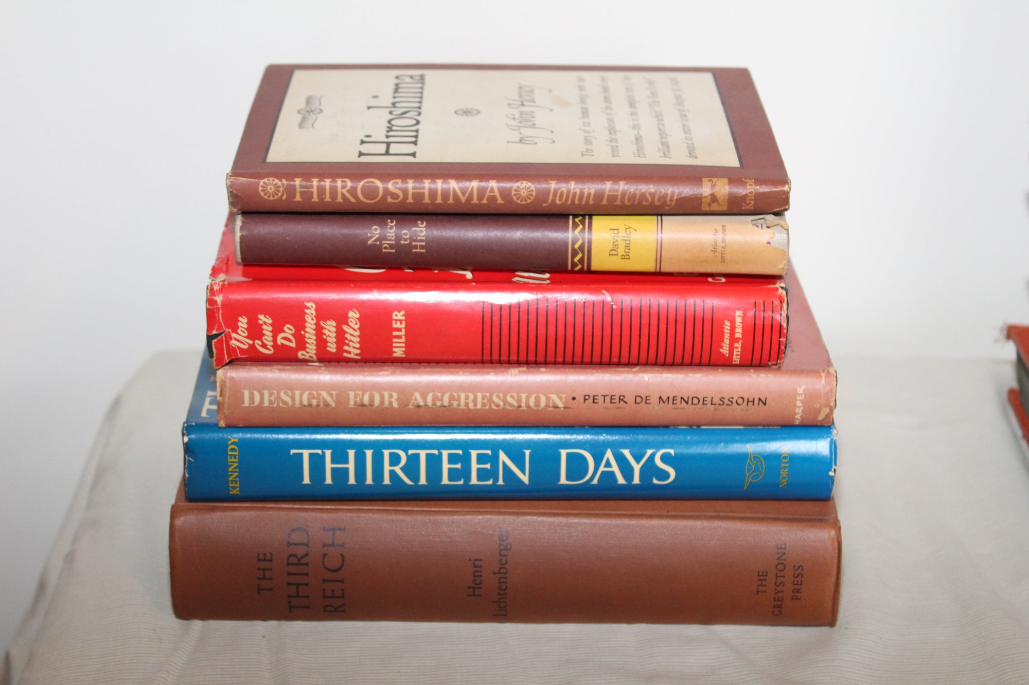 Books (R-92) #42321 | Auctionninja.com