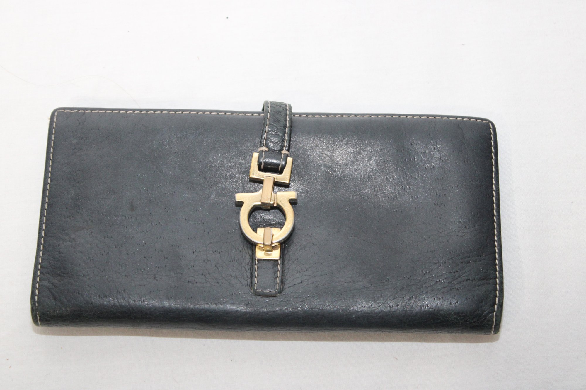 49737 Salvatore Ferragamo Wallet. (MM-28) #49737 | Auctionninja.com