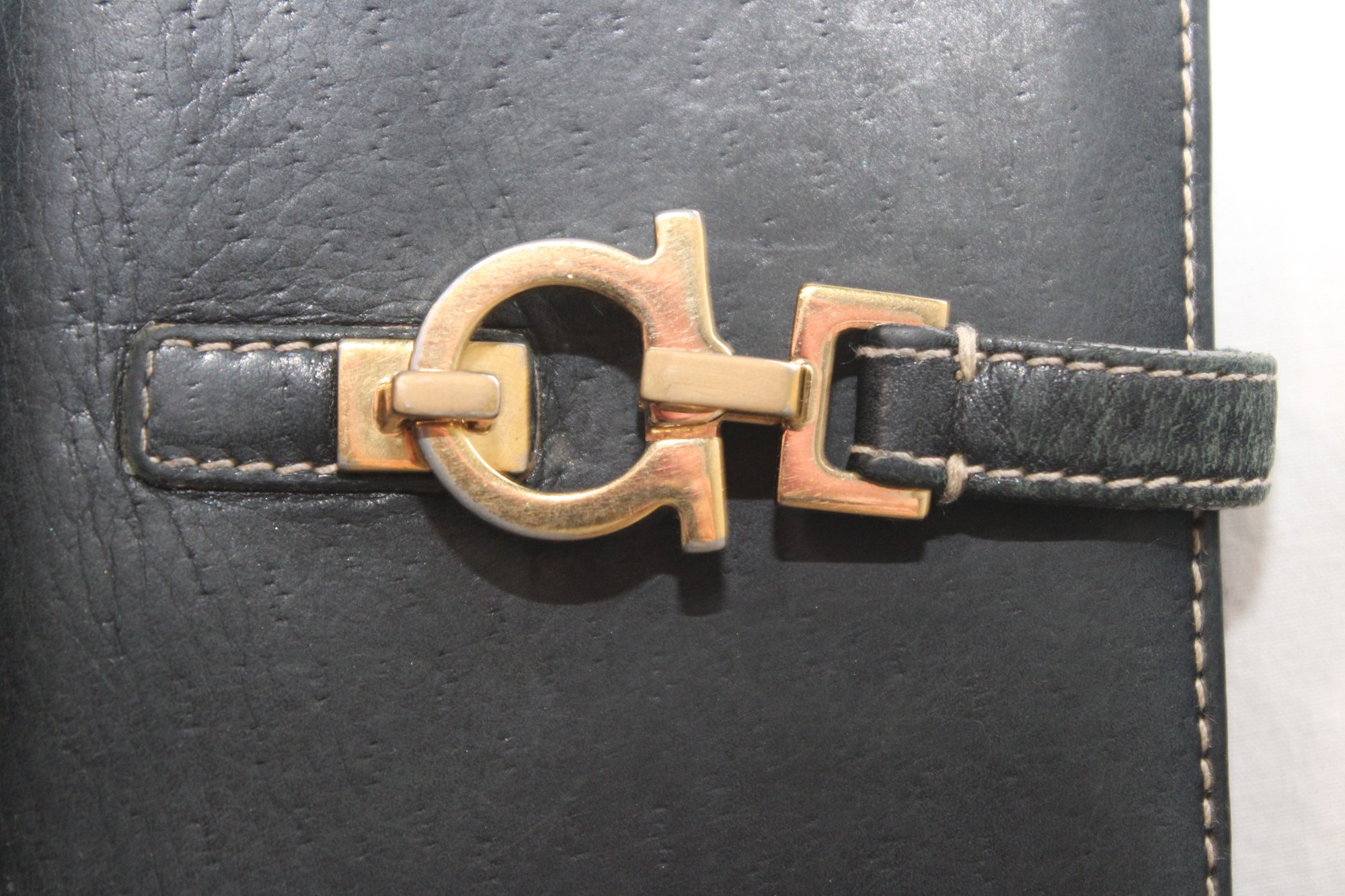 49737 Salvatore Ferragamo Wallet. (MM-28) #49737 | Auctionninja.com