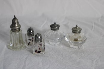 Salt & Pepper Shakers (m-19)