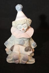 Lladro 5277 Clown Pierrot With Puppy Dog. (E-9)