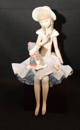 Lladro Suzy & Her Doll Porcelain Figurine On Wooden Base No. 1378  (E-10)