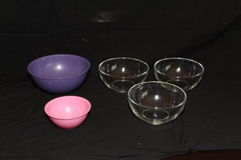 3 Glass Bowls And 2 Plastic