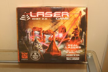 Laser Khet 2.0 Game 2012 Mensa Select Toy Of The Year Finalist (D-22)