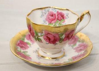 Vintage Queen Anne Fine Bone China Tea Cup And Saucer Set (A-43)