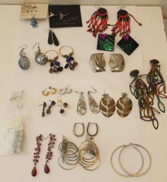 A Lot Of Earrings (J-9)