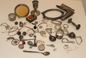 SCRAP STERLING SILVER LOT Weighs 588.5g (ME-2)