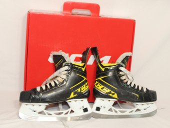 CCM Super Tacks 9380 Hockey Skates. (J-67)