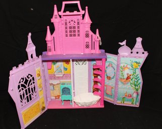 Disney Princess Beauty And The Beast Fold Up Castle Playset Hasbro 2017. (B-41)