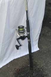 Zebco Stinger Spinning Reel W/ DAIWA D WAVE (DWA F702 MFS) 7'0' 2 PC Med 12-25LB Rod