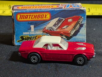 ORIGINAL Matchbox Superfast Dodge Challenger No 1 - Red Color - Lesney - England W/Box