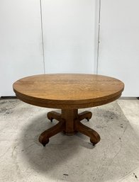 Vintage Arts & Crafts Style Round Table **aDDITIONAL LEAVES NOT INCLUDED**