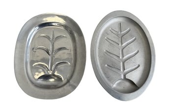Vintage Tree & Well Platters (2-Piece Set)