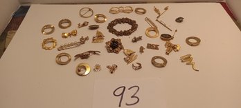Vintage Gold Tone Brooch Lot