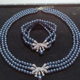 Slate Gray & Rhinestone Bow Necklace And Bracelet