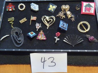 Large Mixed Brooch Lot