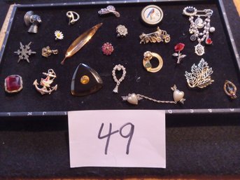 Mixed Brooch Lot