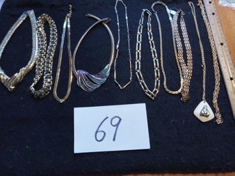 Goldtone Choker Lot