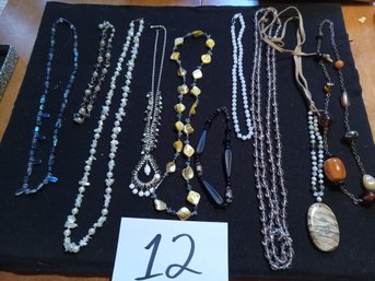 MIXED NECKLACE LOT