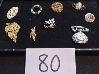 MIXED BROOCH LOT