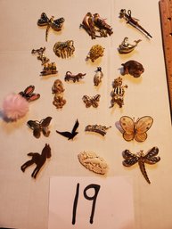 ANIMAL BROOCH LOT