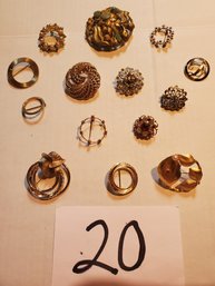 ASSORTED BROOCH LOT