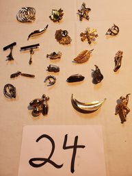 MIXED BROOCH LOT