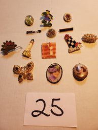 MIXED BROOCH LOT