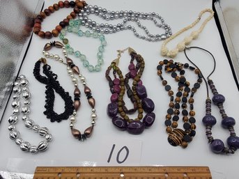 MIXED NECKLACE LOT